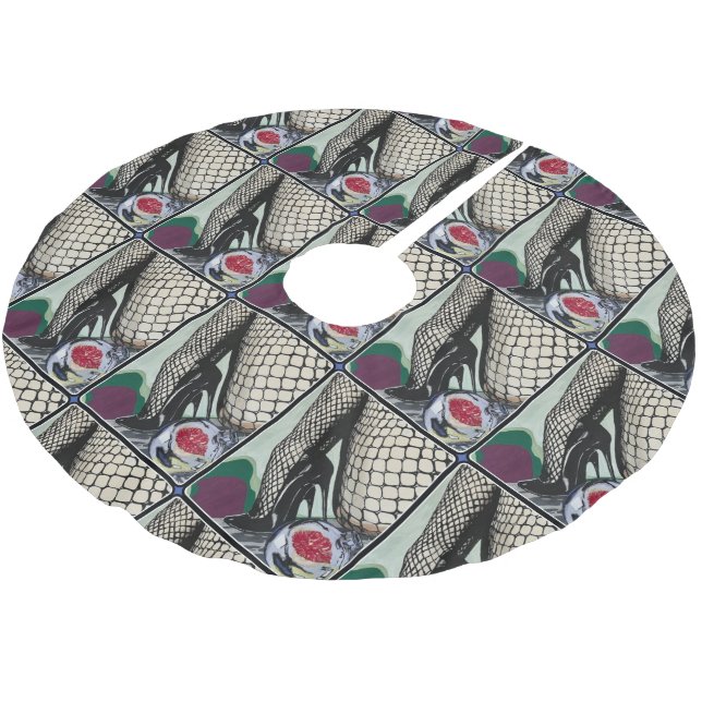 'Festive Fishnets' auf einem Polyester Weihnachtsbaumdecke (Schrägansicht)