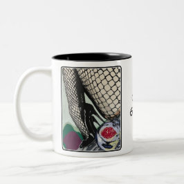 'Festive Fishnets' auf einem Zweifarbige Tasse