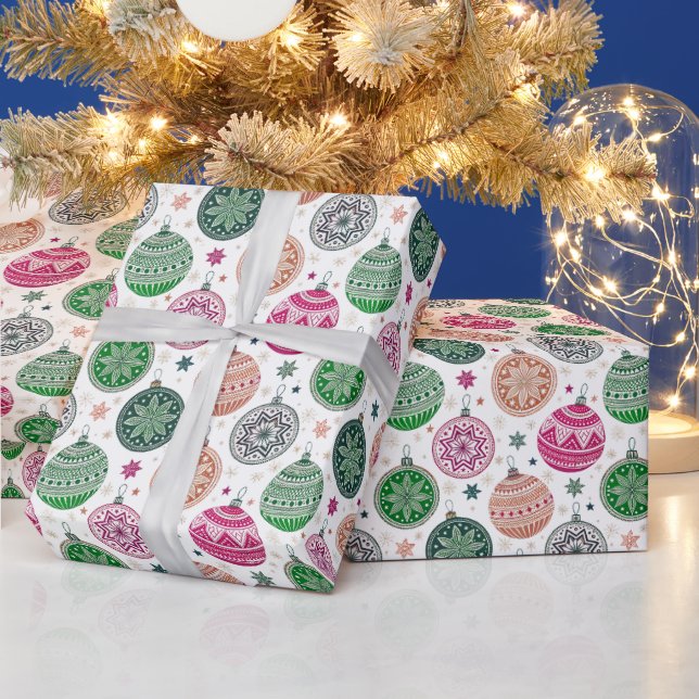 Festive Ornaments Pattern in Pink and Green Geschenkpapier (Feiertage)