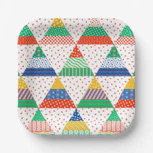 Festliche farbenfrohe Patchwork-Weihnachtsdreiecke Pappteller