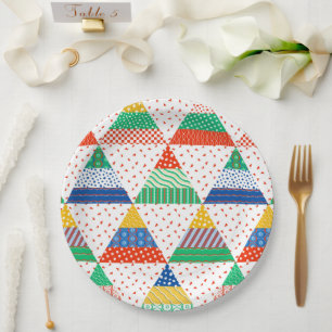 Festliche farbenfrohe Patchwork-Weihnachtsdreiecke Pappteller