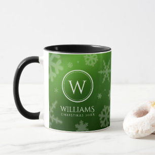Festliche grüne Folie-Schneeflocken-Monogramm-Name Tasse