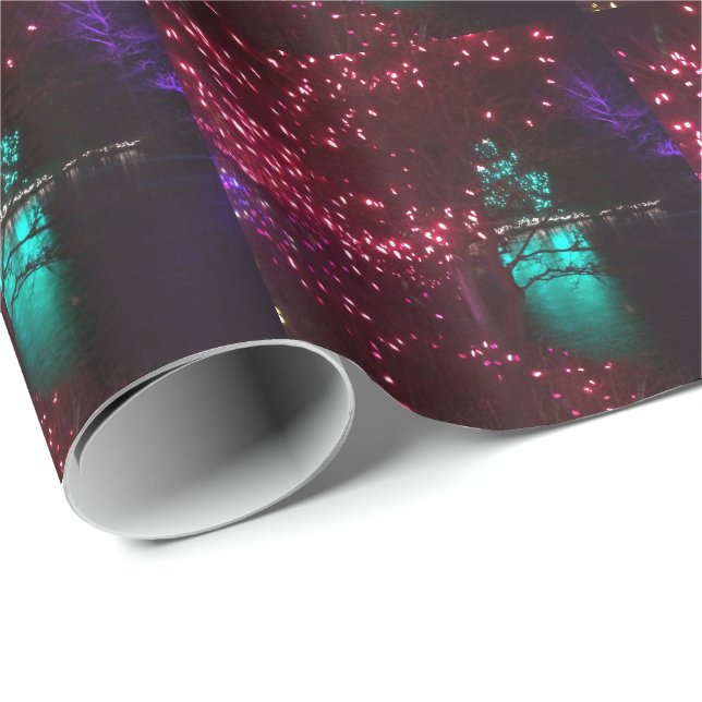 Festliche Lichter und schöne Bäume Geschenkpapier (Rolleneckpunkt)