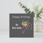 Festliche Red Bike Ferienwohnung Karte<br><div class="desc">Festliche Urlaubsplanung mit rotem Fahrrad Aquarellbild mit einem Korb voller Wintergrün und saisonalen Dekorationen. Individuelle Begrüßung und Personalisierung in sehr hellgrauem Schriftart auf Kalkboard grauem Hintergrund.</div>