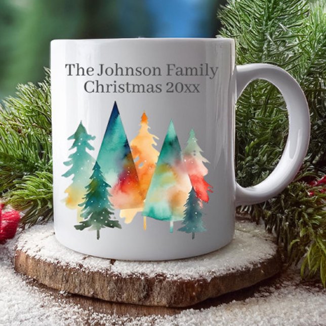 Festliche Weihnachtsfamilie der Aquarellwälder Kaffeetasse (Festive watercolor trees Christmas family mug with name and year)