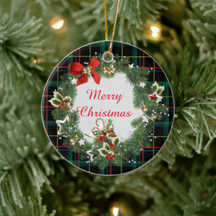 Festlicher Weihnachts-Tartan mit Kranz und Gruß Keramik Ornament