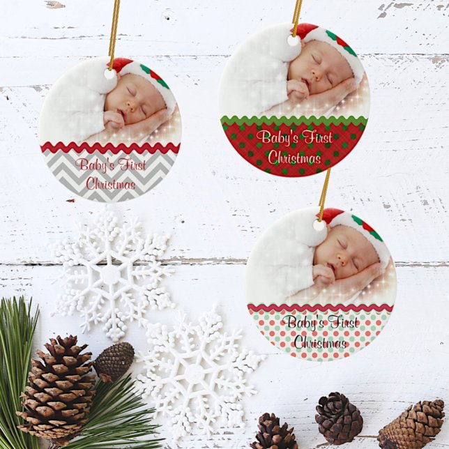 Festliches Baby's First Christmas Foto Ornament (Von Creator hochgeladen)