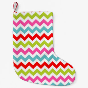 Festliches Chevron-Muster – Retro-Feiertagsstreife Kleiner Weihnachtsstrumpf