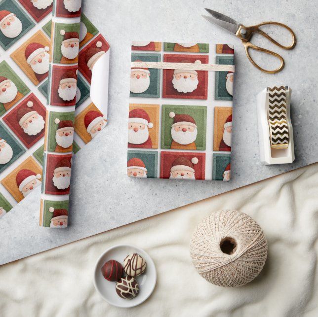 Festliches Santa-Muster in hellen Blöcken Geschenkpapier (Kunsthandwerk)