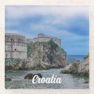 Festungsmauern, Felsküste und Meer in Kroatien Glasuntersetzer