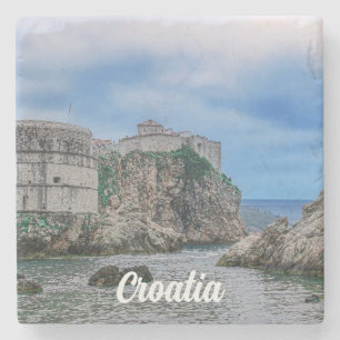 Festungsmauern, Felsküste und Meer in Kroatien Steinuntersetzer