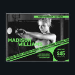 Fett Bright Green Personal Trainer Foto Postkarte<br><div class="desc">Diese dynamisch anpassbare Postkartenvorlage ist speziell für Personal Trainer zugeschnitten, die einen unvergesslichen Eindruck gewollt haben. Der beeindruckende Schwarz-Weiß-Foto-Hintergrund dient als kraftvolle Kulisse, die Sie leicht durch Ihr eigenes Bild ersetzen können, und zeigt Ihren einzigartigen Trainingsstil und Ihre Persönlichkeit. Der kühne und individuell gestaltbare hellgelbe Text für Ihren Namen und...</div>
