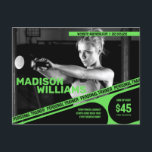 Fett Bright Green Personal Trainer Foto Postkarte<br><div class="desc">Diese dynamisch anpassbare Postkartenvorlage ist speziell für Personal Trainer zugeschnitten, die einen unvergesslichen Eindruck gewollt haben. Der beeindruckende Schwarz-Weiß-Foto-Hintergrund dient als kraftvolle Kulisse, die Sie leicht durch Ihr eigenes Bild ersetzen können, und zeigt Ihren einzigartigen Trainingsstil und Ihre Persönlichkeit. Der kühne und individuell gestaltbare hellgelbe Text für Ihren Namen und...</div>