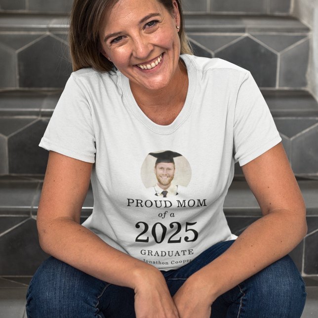 Fett gedrucktes Foto - Proud-Mama 2023 Absolvent T-Shirt (Von Creator hochgeladen)