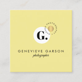 Fett kreatives Monogram Logo Gelbe Soziale Medien Quadratische Visitenkarte