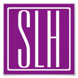 Fett Modern 3 Initialen Monogramm | Weiß und Lila Fotodruck