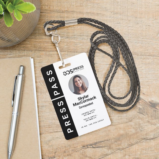 Fett Modern Black Circle Foto Press Pass & Logo Ausweis (Von Creator hochgeladen)