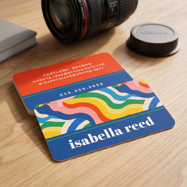 Fett Retro Regenbogen Visitenkarte (Simulated business cards on table)