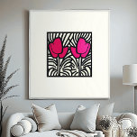 Fett rosa Tulips Pop drucken Poster<br><div class="desc">Machen Sie eine Aussage mit diesem kühnen und lebendigen Pop-Kunstdruck mit zwei markanten rosa Tulpen-Set vor einem grafischen Schwarz-Weiß-Hintergrund. Das minimalistische Design und die kühnen Farben schaffen ein modernes und auffälliges Stück.</div>