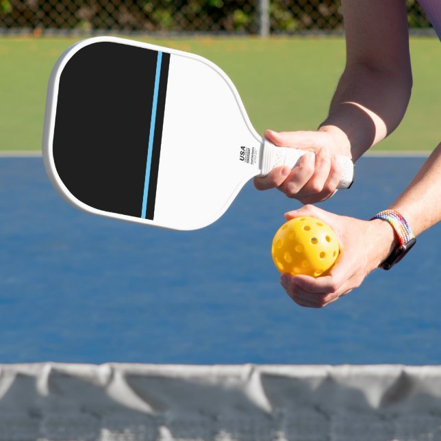 Fett Schwarz-weißer Farbblock Blauer Akzent Streif Pickleball Schläger (InSitu)