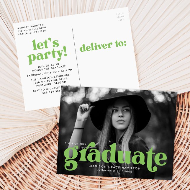 Fett Typografie Lime Green Foto Graduation Party Einladungspostkarte (Von Creator hochgeladen)