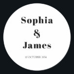 Fett Typografie White Minimalistisch Wedding Runder Aufkleber<br><div class="desc">Einfach personalisieren,  indem Sie jede Information ersetzen. Stellen Sie sicher,  dass Sie die Vorschau vor dem Hinzufügen zum Warenkorb Karo haben. Anzeigen des Auflistungslinks auf dieser Seite,  um alle passenden Elemente in diesem Design anzuzeigen</div>