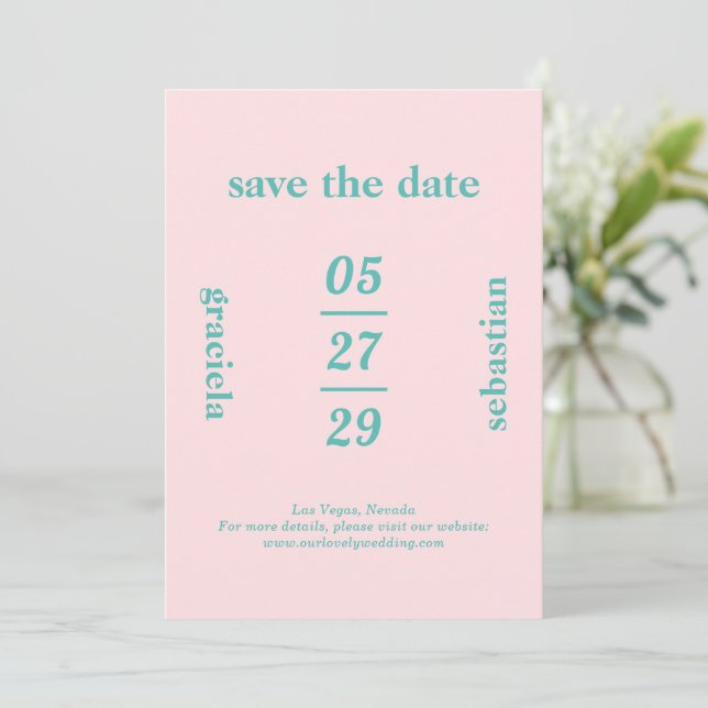 Fett Typografisch rosa Aquamarin Moderne Hochzeit Save The Date (Stehend Vorderseite)