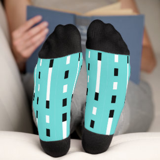 Fett und modern im Stil der Memphis Schwarz, Weiß, Socken