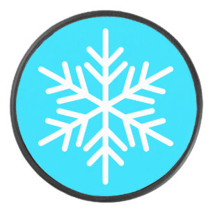 Fett weißer nordischer Schneeflocken auf hellpolst Eishockey Puck