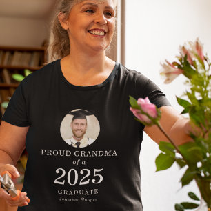 Fett Weißtext Foto Proud Oma 2024 Graduate T-Shirt