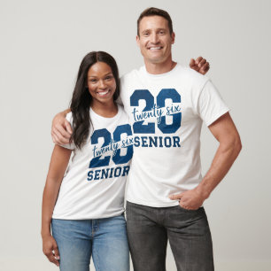 Fette „26 Senior“ Blaue Typografie-Design T-Shirt
