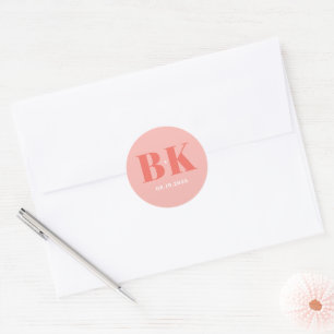 Fette moderne Korallen- und rosa Monogramm-Hochzei Runder Aufkleber