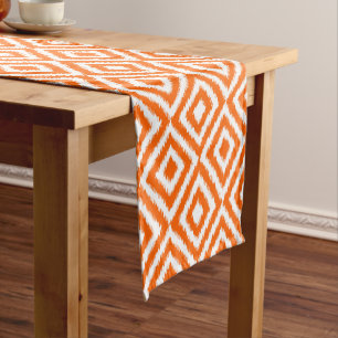 Fette orange Ikat-Quadrate Mosaik-Kunstmuster Kurzer Tischläufer