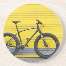 Fettrad an der gelben Wand