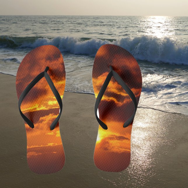 Feuer im Himmel Flip Flops (Von Creator hochgeladen)