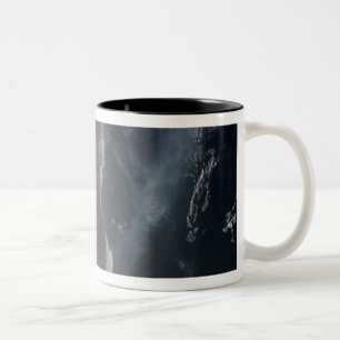 Feuer und Rauch in Südostaustralien Zweifarbige Tasse