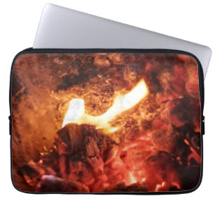 Feuerstrahlen im Laptop-Gehäuse Laptopschutzhülle