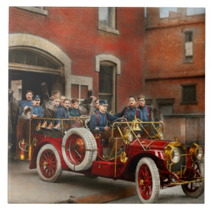 Feuerwehrauto - Das fliegende Geschwader 1911 Fliese