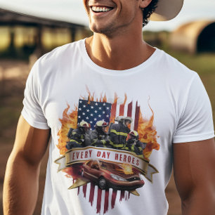 Feuerwehrleute, die in Flammen Auto Gerettet haben T-Shirt