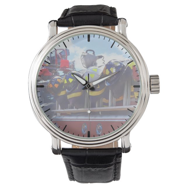 Feuerwehrleute - Helm für Feuerwehrfahrzeuge Armbanduhr (Vorderseite)
