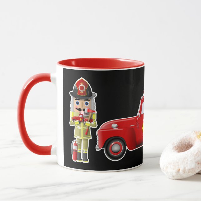 Feuerwehrleute mit kleinen roten LKW Tasse (Mit Donut)