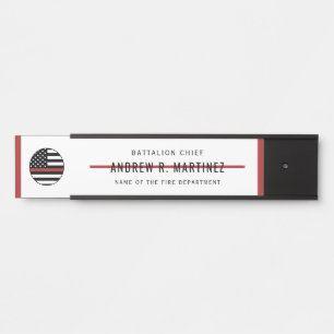 Feuerwehrmann: Feuerwehrleute mit roter Linie Rett Türschild