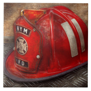Feuerwehrmann - Hut - Ein Kindheitstraum Fliese