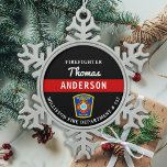 Feuerwehrmann Personalisiert dünne rote Linie Bran Schneeflocken Zinn-Ornament<br><div class="desc">Personalisiert dünne rote Linie Maltese Cross Feuerwehrschmuck - modernes Schwarz-Silber-Design . Personalisieren Sie Ihre Daten mit Feuerwehr, Feuerwehrnamen oder Ihrem Text. Dieses personalisierte Feuerwehrschmuck eignet sich hervorragend für Feuerwehr, Feuerwehr oder als Denkmalpflege, Weihnachtsgeschenke oder kleine Geschenke. Bestellen Sie diese Feuerwehrschmuck Großhandel für Geschenke der Feuerakademie oder Feuerwehr, Feuerwehrfeuertreuen kleine Geschenke....</div>