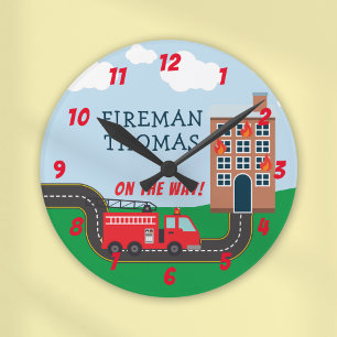 Feuerwehrmann und Feuerwehrfahrzeug mit Vorname Li Runde Wanduhr