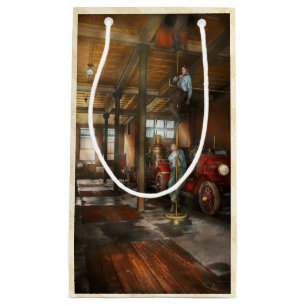 Feuerwehrmänner - Beantworten der Feuerglocke 192 Kleine Geschenktüte