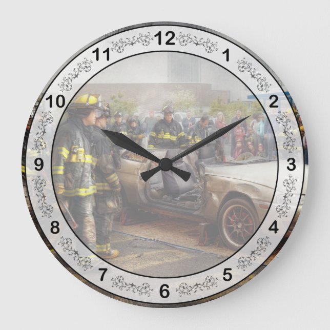 Feuerwehrmänner - die Feuerdemonstration Große Wanduhr (Vorderseite)