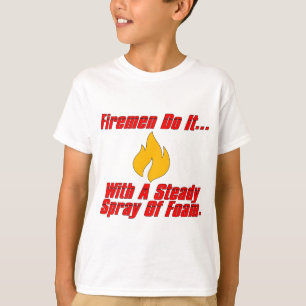 Feuerwehrmänner machen es... mit einem stetigen Sp T-Shirt