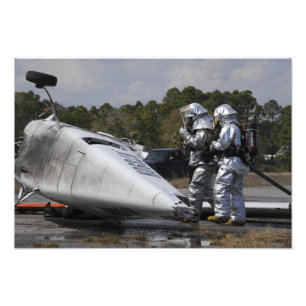 Feuerwehrmänner reagieren auf die Szene Fotodruck