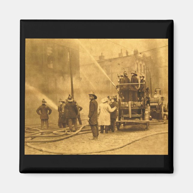Feuerwehrmannschaft in Aktion - Vintage Magnet (Vorne)